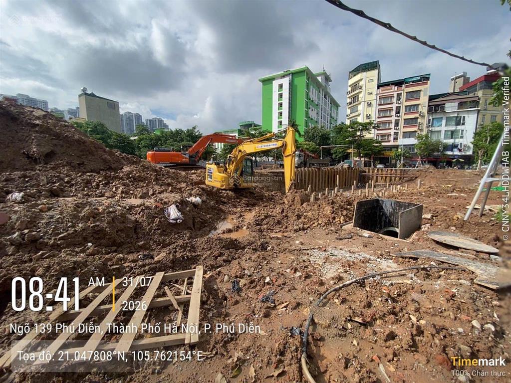 Biệt thự mặt tiền 9m (2 mặt tiền)  có hầm  đối diện ga metro phú diễn