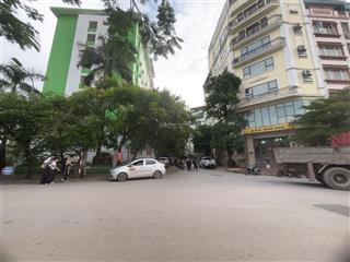 Bán nhà đối diện ga metro số 6 và 8, 2 mặt tiền (18m) +1 hầm full đất