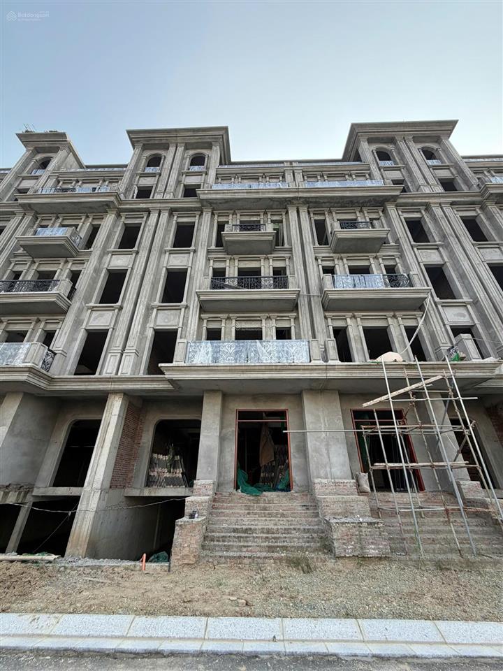 Ra lộc 4 tỷ, chính chủ bán nhà 7 tầng 1 hầm, 554m2 sàn, nằm trục đại lộ nối đường hoàng minh thảo