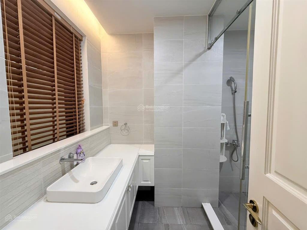 Gia đình cần tiền bán gấp nhà lavila kiến á nhà bè dt 5.5x17.6m (96.8m2) giá 11 tỷ đã bao gồm thuế