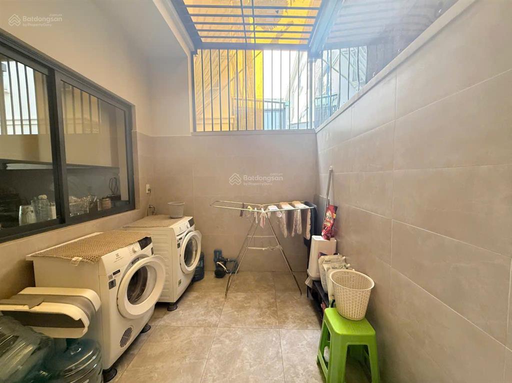 Cần bán gấp nhà kdc lavila kiến á nhà bè giá 11.2 tỷ dt 5.5x17.6m.  tôi 0933 906 ***