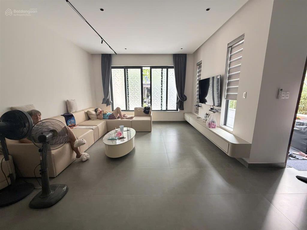 Cần bán gấp nhà kdc lavila kiến á nhà bè giá 11.2 tỷ dt 5.5x17.6m.  tôi 0933 906 ***