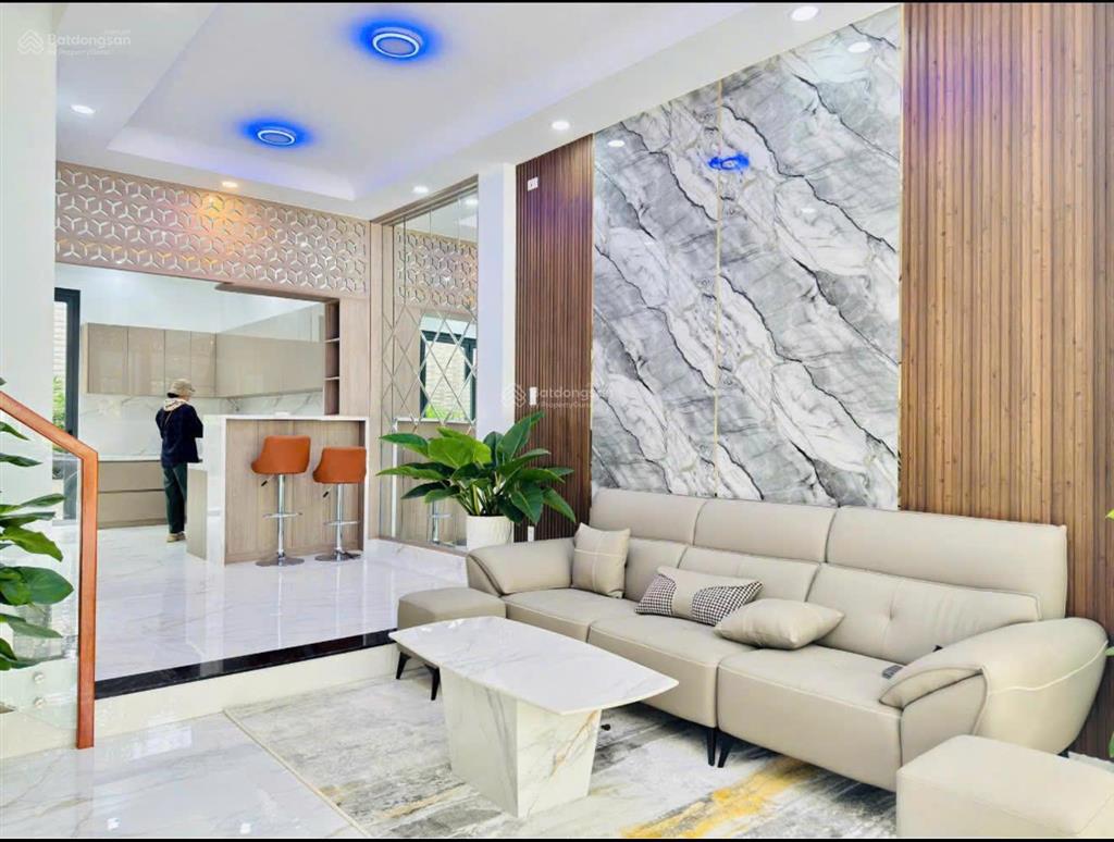 Chính chủ cần bán gấp căn nhà phố khu tđc phú mỹ dt 5x18m 90m2 nội thât hoàn thiện giá 13 tỷ