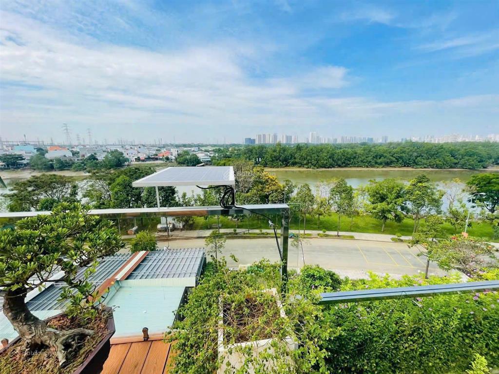 Bán gấp siêu phẩm biệt thự đơn lập ven sông dt 14x20m 272m2 full nt  hồ bơi giá chỉ 37 tỷ