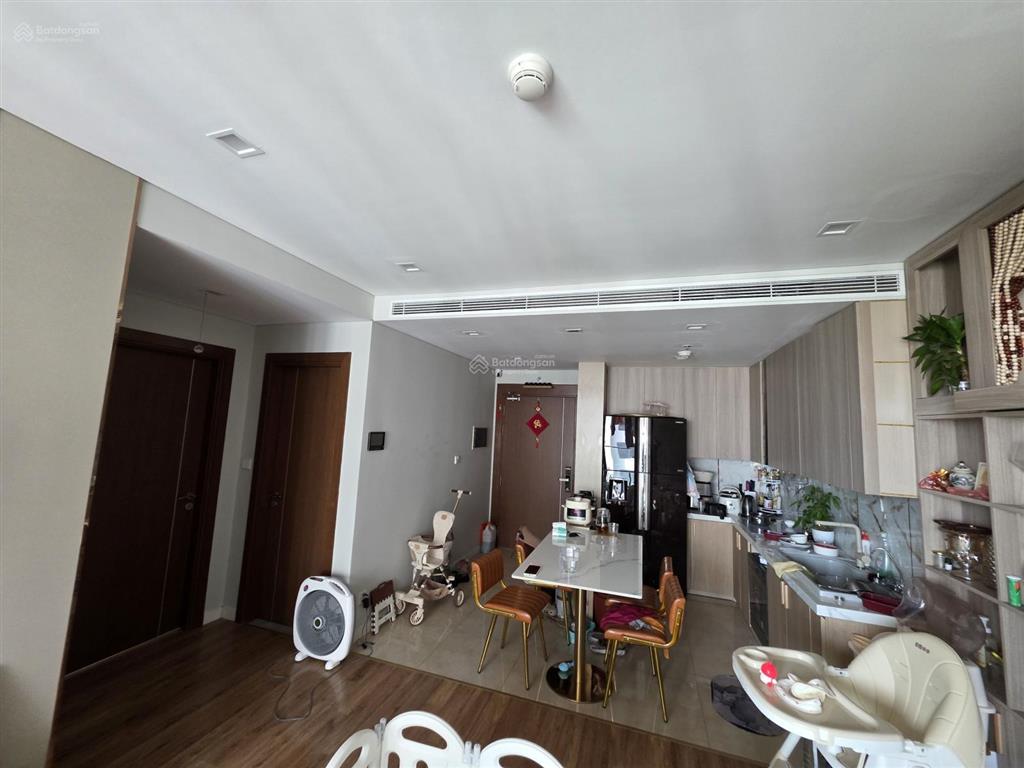 Chính chủ cần bán gấp căn hộ tầng 22, 72,5m2 thông thuỷ, căn góc đẹp toà, view đẹp