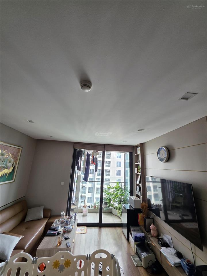 Chính chủ cần bán gấp căn hộ tầng 22, 72,5m2 thông thuỷ, căn góc đẹp toà, view đẹp