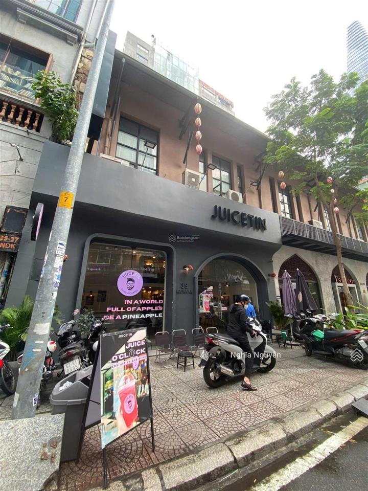 Hàng hiệu dưới chân bitexco! bán nhà ngô đức kế  hồ tùng mậu 4,5x35m 3 tầng cho thuê 235tr/tháng