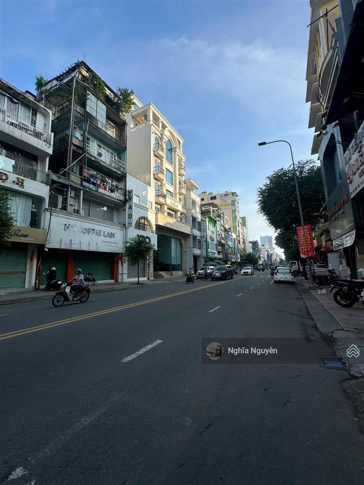 Hàng hiếm! duy nhất góc 2 mt ngay hai bà trưng  quận 1 (ngang 12m  xd 7 tầng  hđt 200tr)