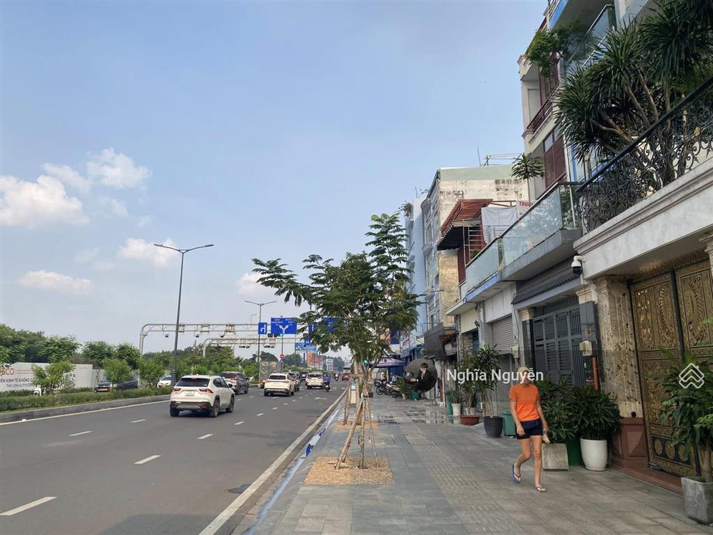 Ngộp bank! bán gấp biệt thự vip sát nhà ga t3! diện tích 7,5x20m 1 hầm 4 tầng. chào bán 53,5 tỷ