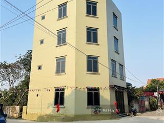 Bán nhà 4 tầng  84m2  lô góc  mt17m  sát kcn  cách đường hcm 300m