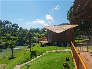 Cắt lỗ  khuôn viên nghỉ dưỡng  bám suối  1529m2  cách đường liên kết vùng chỉ 150m