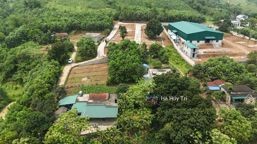 Lô góc  80m2 full thổ cư  mt5m  cách đường liên xã 300m  giá chỉ hơn 300tr