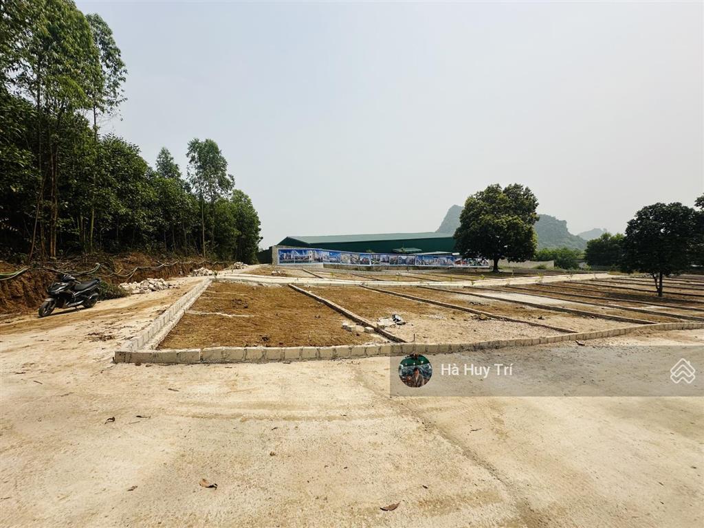 Lô góc  80m2 full thổ cư  mt5m  cách đường liên xã 300m  giá chỉ hơn 300tr