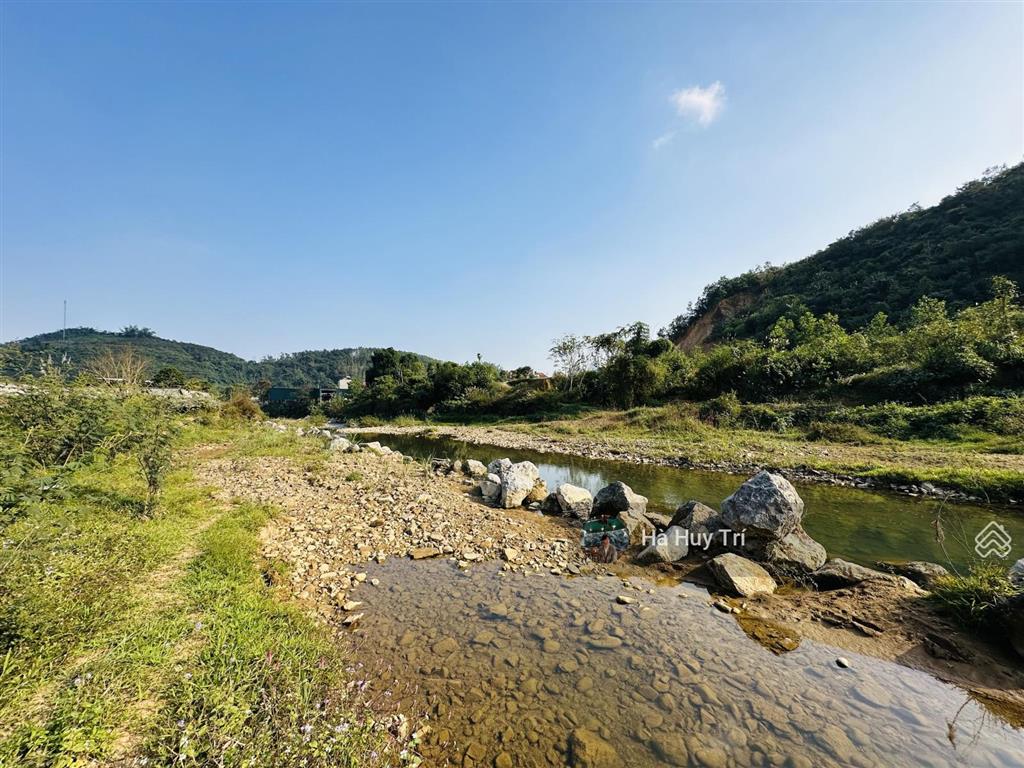 8179m2  1000m2 thổ cư  bám suối  cạnh an lạc trang  cách đường liên kết vùng 500m