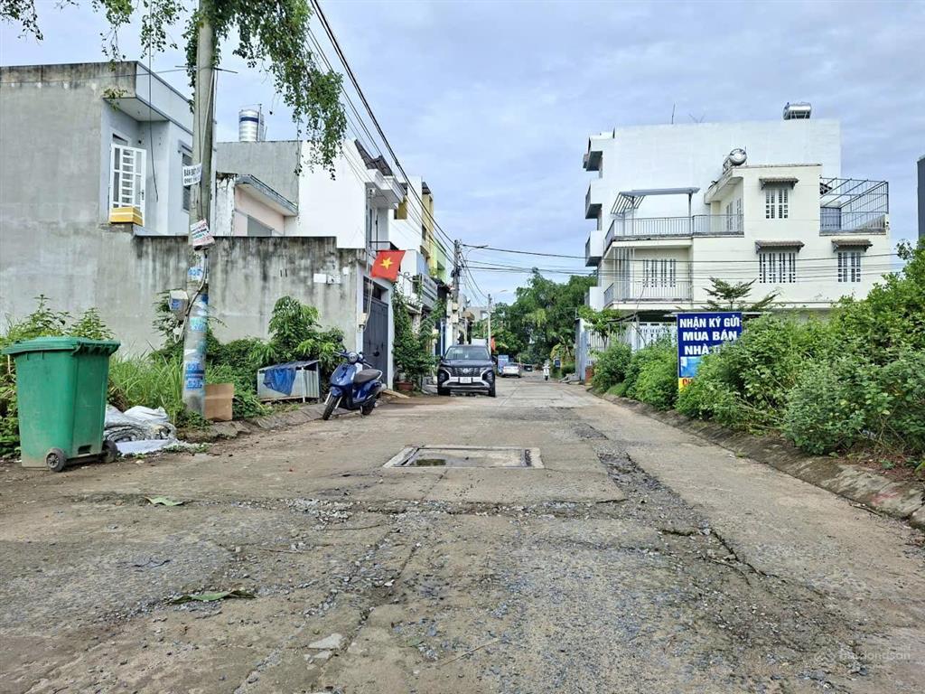 Bán đất gần chợ long phước q9  85m2, ngang 4.5m, giá 3.7 tỷ