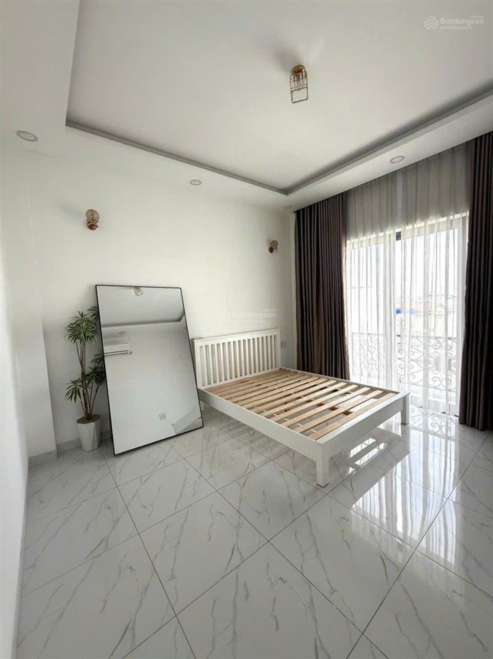 Cho thuê nhà 4pn, 3wc ở nguyễn minh hoàng, 24 triệu, 72m²