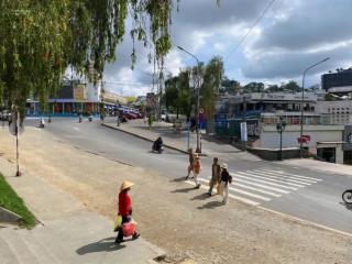 Cho thuê mặt bằng ngay khu hòa bình đà lạt, 180 tr/th khu vực sầm uất kinh doanh tất cả ngành nghề