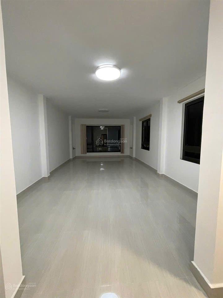 Cho thuê mặt bằng mặt tiền ba tháng hai 22 triệu cách chợ đà lạt chỉ 1km  50m2 ngang 4m