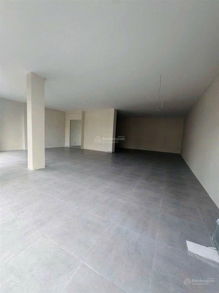 Cho thuê mặt bằng ngang 9m giá 40 triệu mặt tiền phan đình phùng đà lạt tổng dt sử dụng 170m2