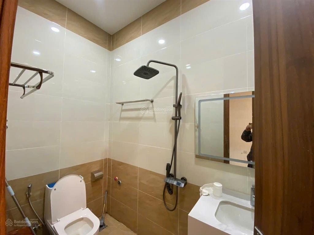 Cho thuê tòa nhà 48 triệu mặt tiền nguyễn đình chiểu 122m2 ngang 5.5m gần ngã tư đèn xanh sầm uất