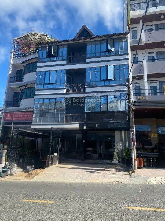 Cho thuê tòa nhà 79 tr // mặt tiền ba tháng hai 370m2 ngang 10m  kinh doanh đa ngành