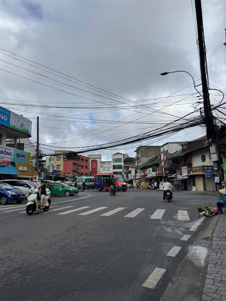 Cho thuê mặt bằng khu hòa bình 40 triệu/th, có thể kd ăn uống 180 m2 ngang 12m