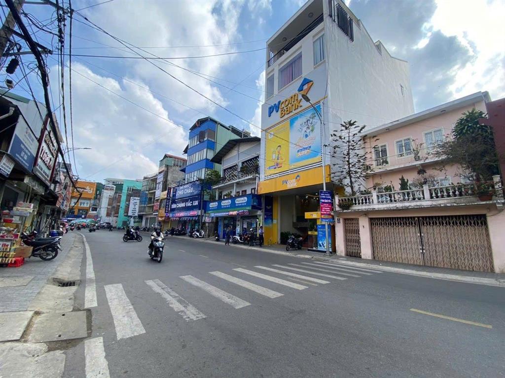 Cho thuê tòa nhà 5 tầng ngang 7m mặt tiền phan đình phùng, đà lạt, chỉ 70 triệu, con đường sầm uất