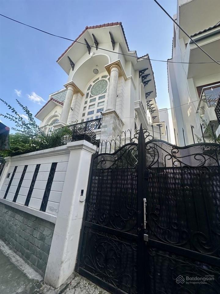 Biệt thự bình thạnh  hẻm xe hơi  hoàng hoa thám  217m2  giá 21.99 tỷ