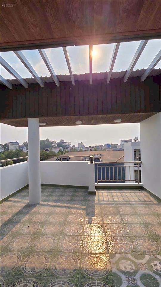 Cho thuê toà nhà 5 lầu trung tâm tdm
