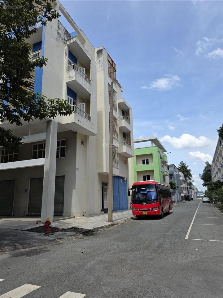 Căn góc 9pn, 3 mặt tiền bùi thị xuân, tp mới