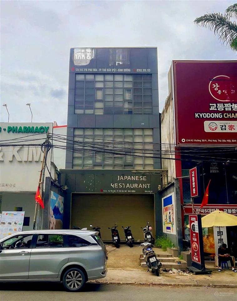 Cho thuê nhà 1 trệt 2 lầu ngay tòa nhà becamex