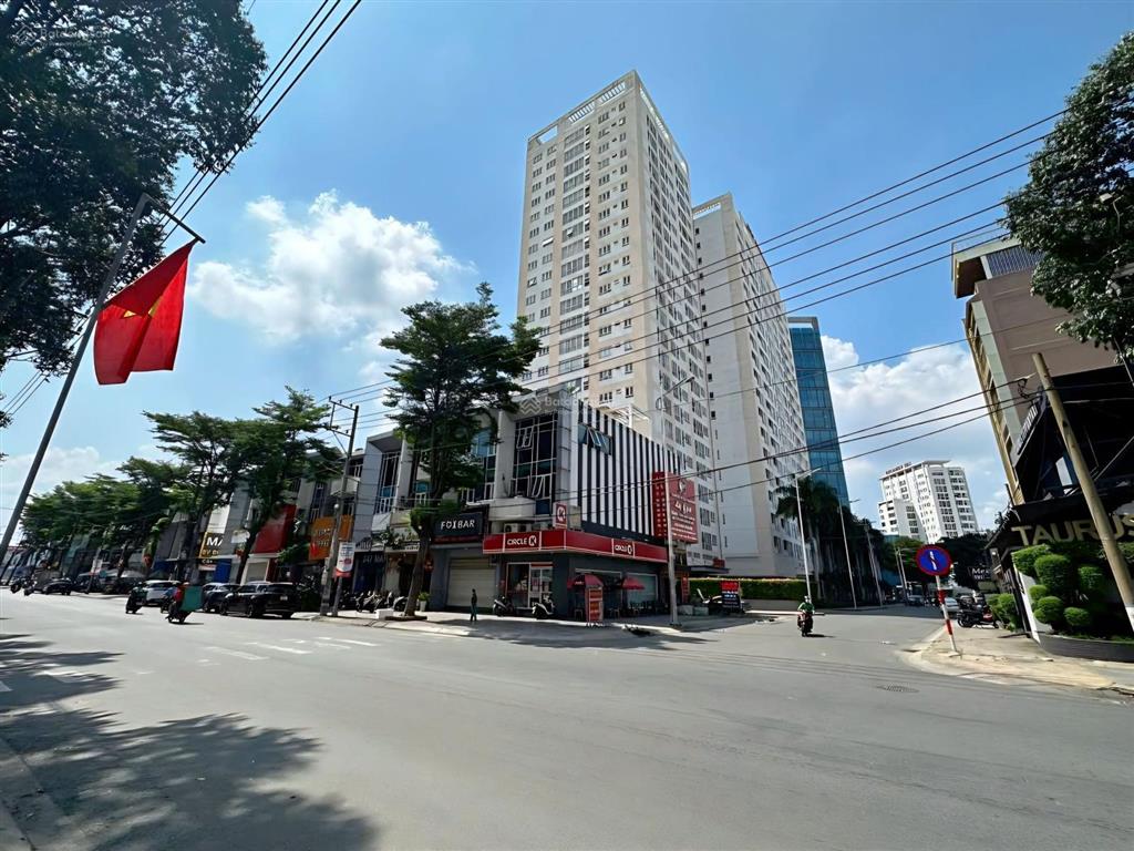 Cho thuê nhà 1 trệt 2 lầu ngay tòa nhà becamex
