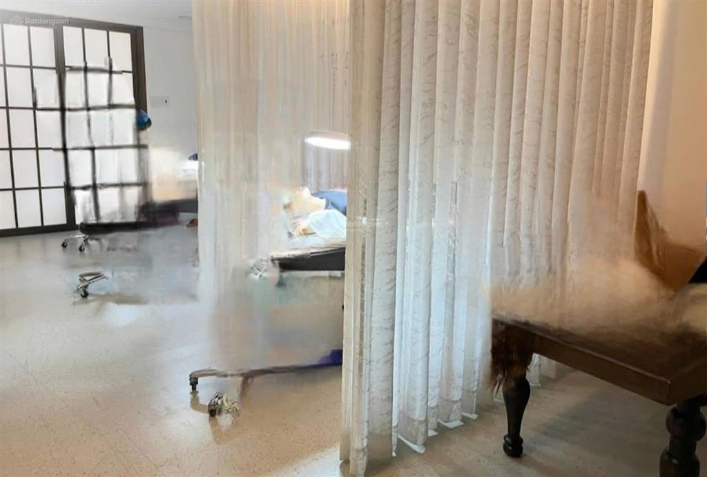 Cho thuê nhà diện tích 8x18m, 3 lầu mặt tiền 30/4, ngay vòng xoay gò đậu