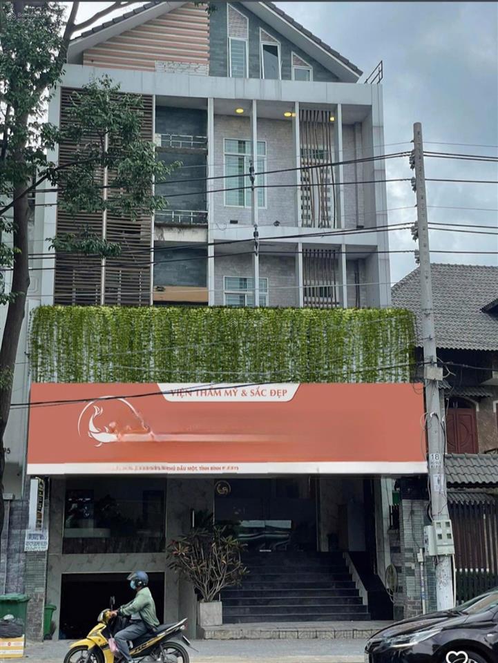 Cho thuê nhà diện tích 8x18m, 3 lầu mặt tiền 30/4, ngay vòng xoay gò đậu