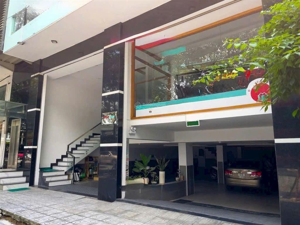 Tòa nhà 5 lầu mặt tiền thích quảng đức, p. phú hòa