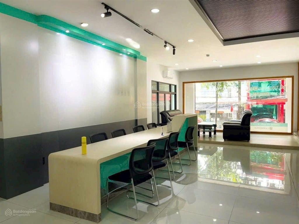 Tòa nhà 5 lầu mặt tiền thích quảng đức, p. phú hòa
