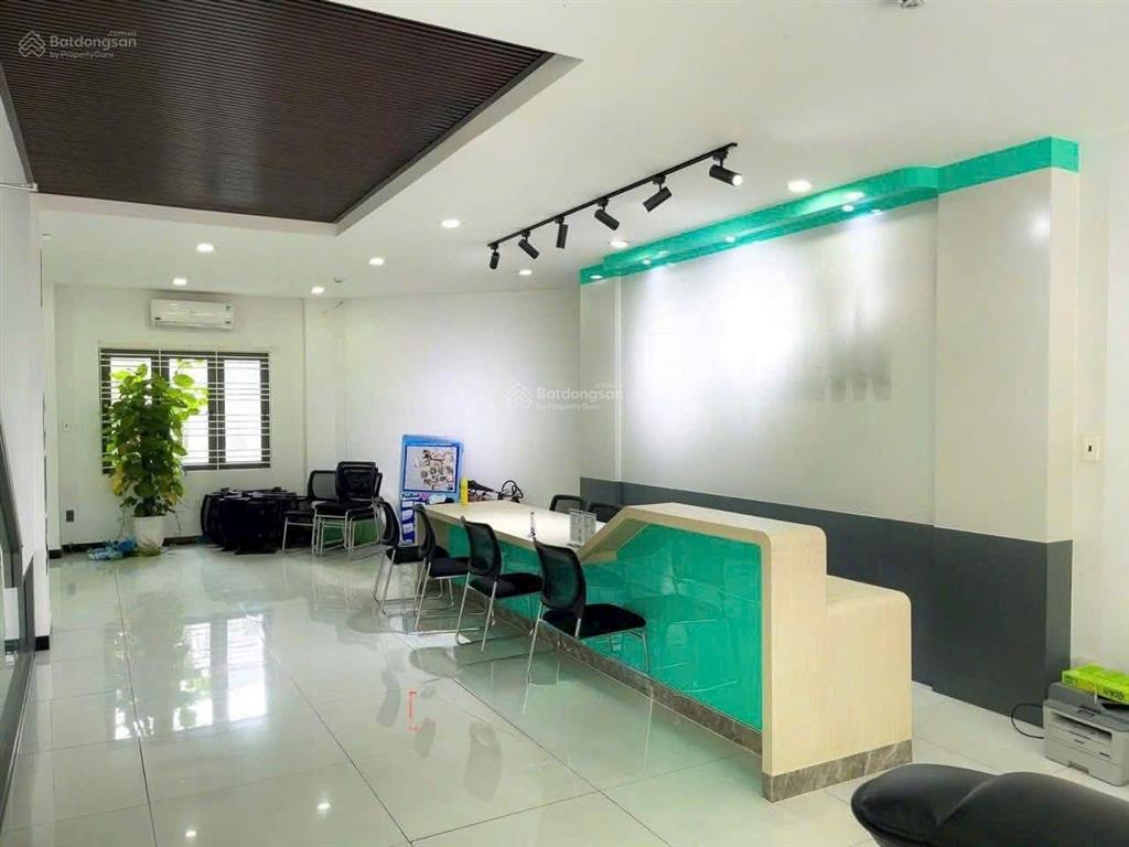 Tòa nhà 5 lầu mặt tiền thích quảng đức, p. phú hòa