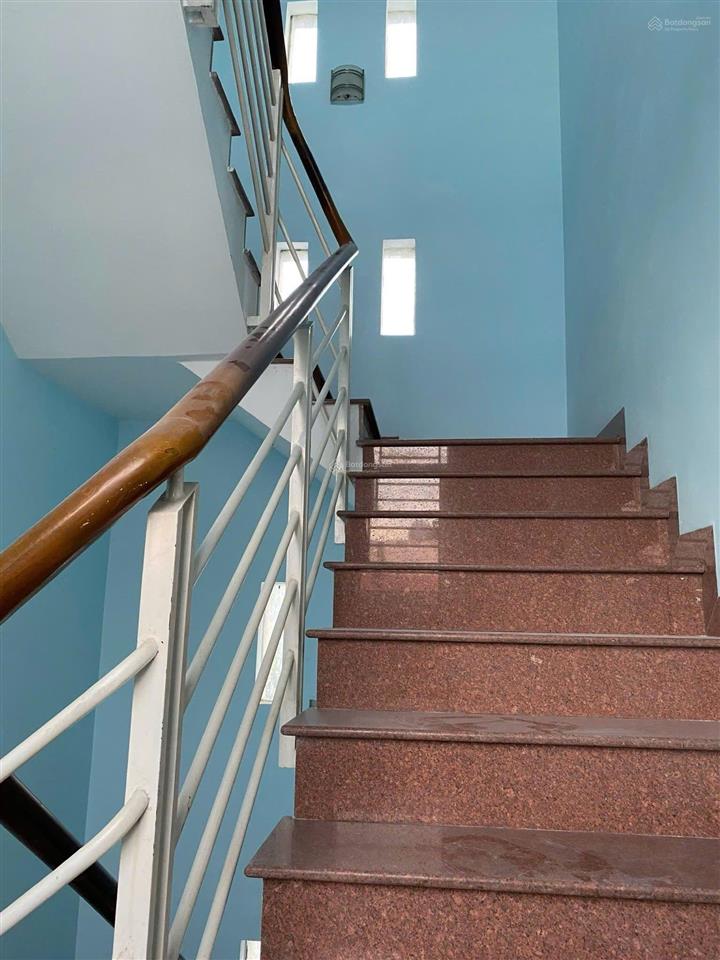 Nhà 4 lầu mặt tiền lê hồng phong, phú lợi