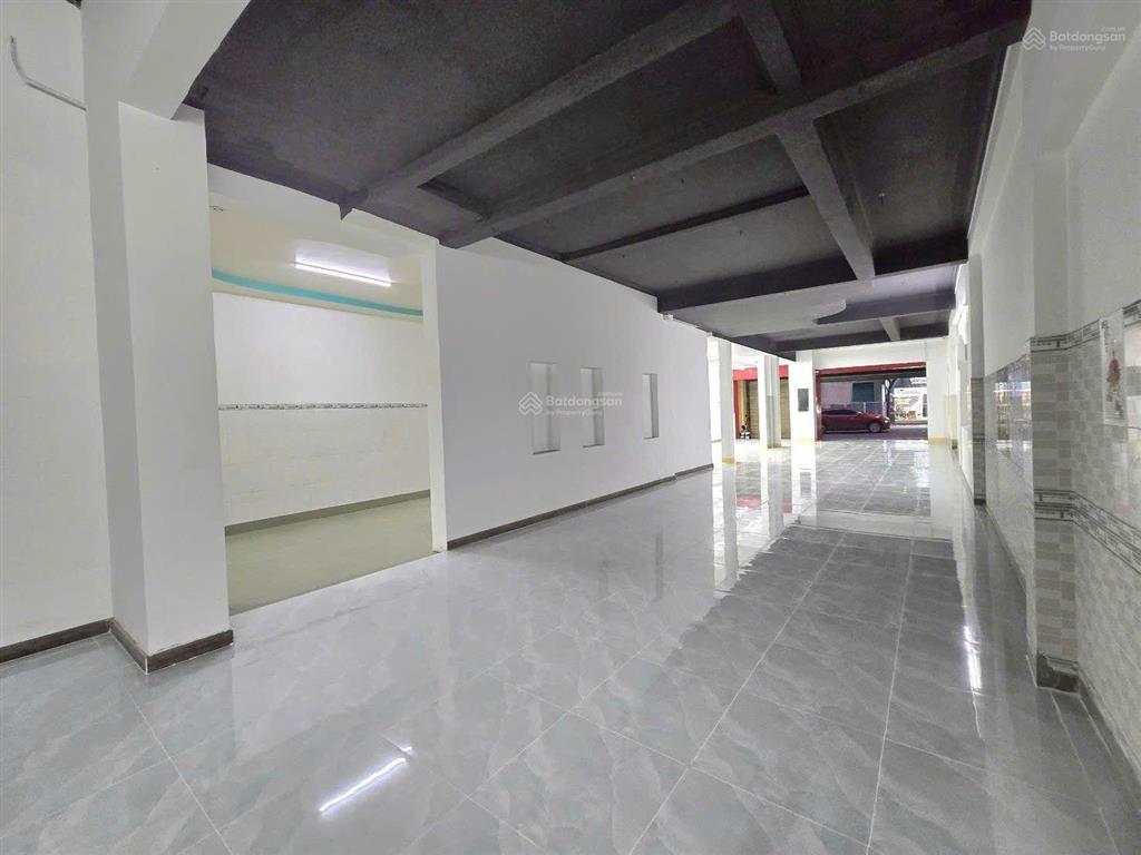 Nhà 8 x 50  3 lầu mặt tiền cmt8
