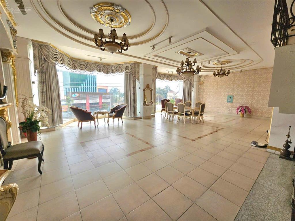 Tòa nhà 1000m2 mặt tiền đại lộ bình dương, p thủ dầu một