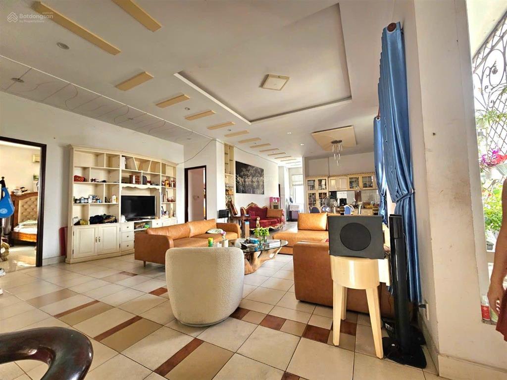 Tòa nhà 1000m2 mặt tiền đại lộ bình dương, p thủ dầu một