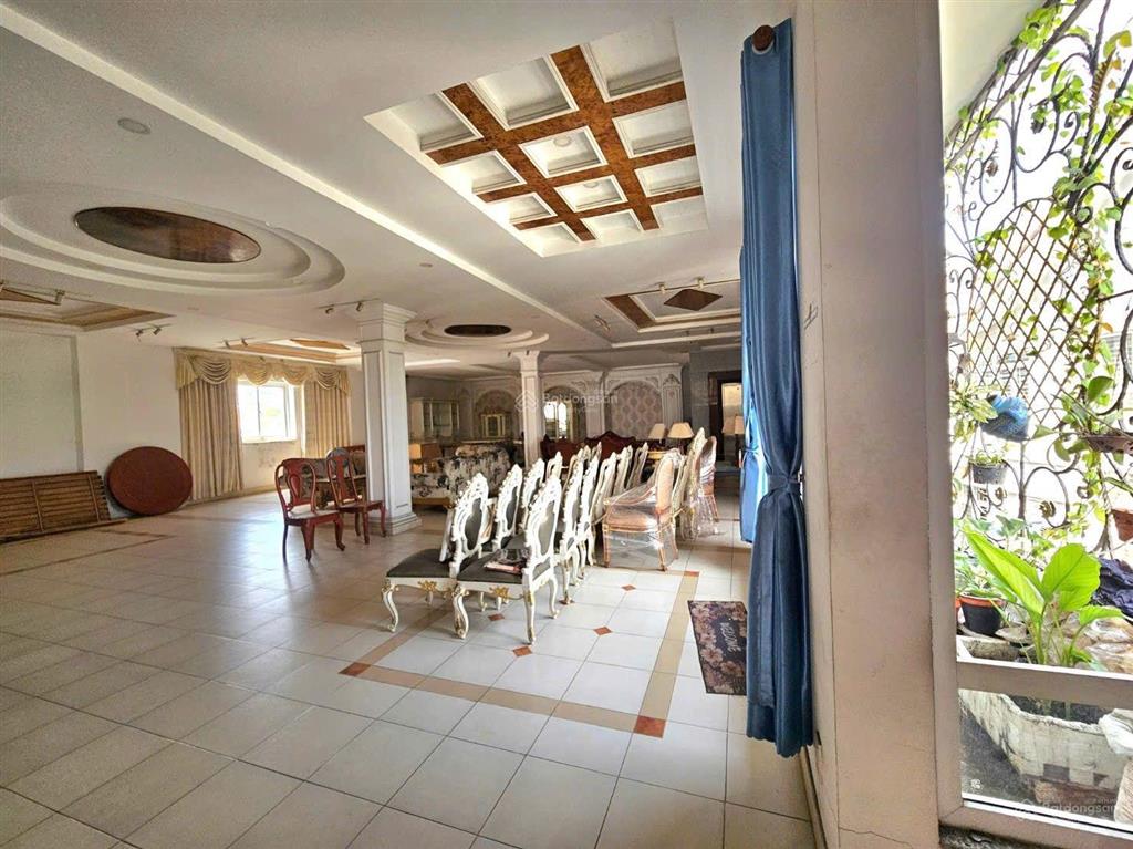 Tòa nhà 1000m2 mặt tiền đại lộ bình dương, p thủ dầu một