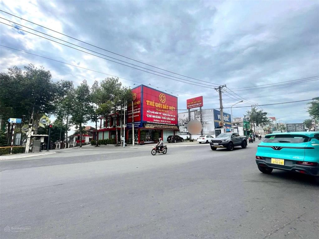 Cho thuê mbkd 20 x 32m căn góc gần ngã 6 chợ thủ dầu một