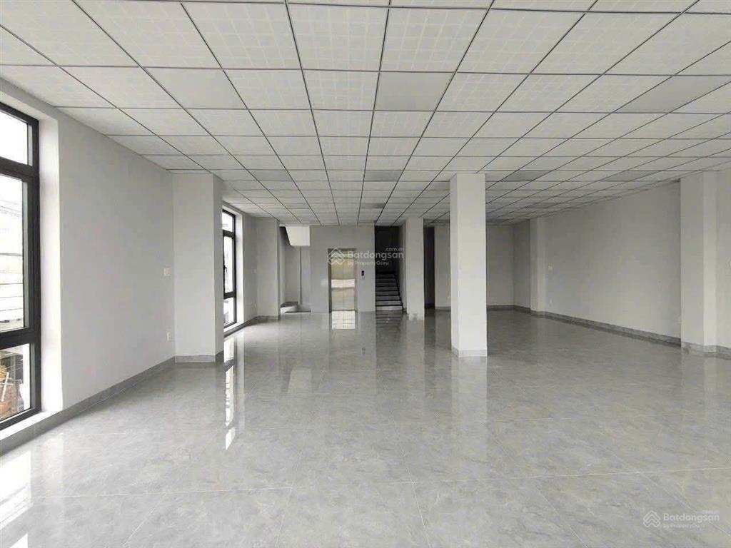 Mbkd  showroom  vp đẹp ngay trung tâm thành phố mới, bình dương
