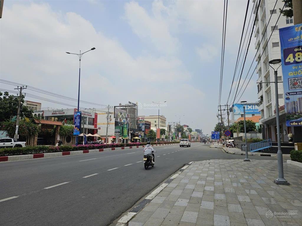 Toà nhà 2000m2 mặt tiền đại lộ bình dương kế bên becamex tower