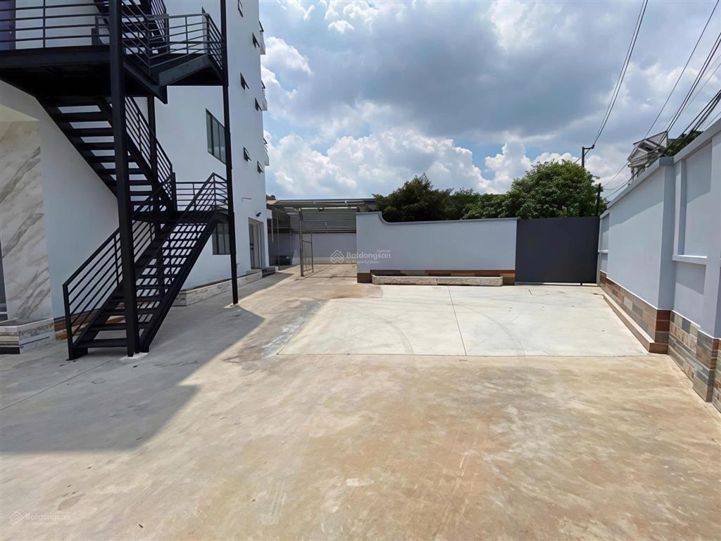 Tòa nhà 620m² mặt tiền đại lộ bình dương, thủ dầu một