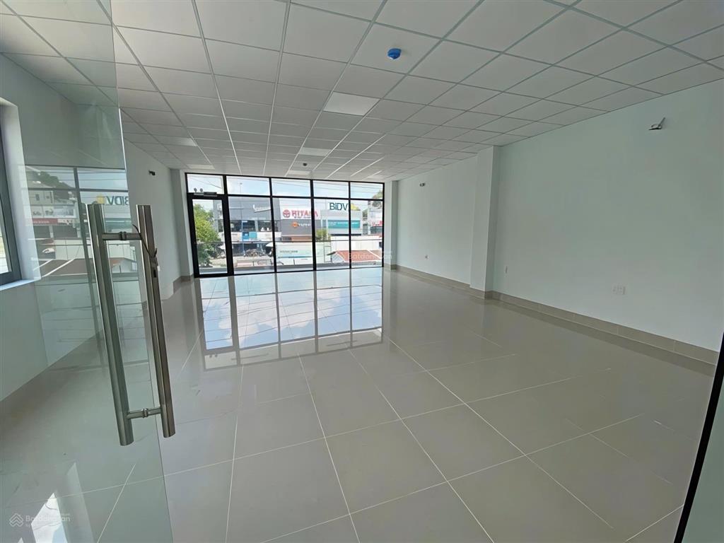 Tòa nhà 620m² mặt tiền đại lộ bình dương, thủ dầu một