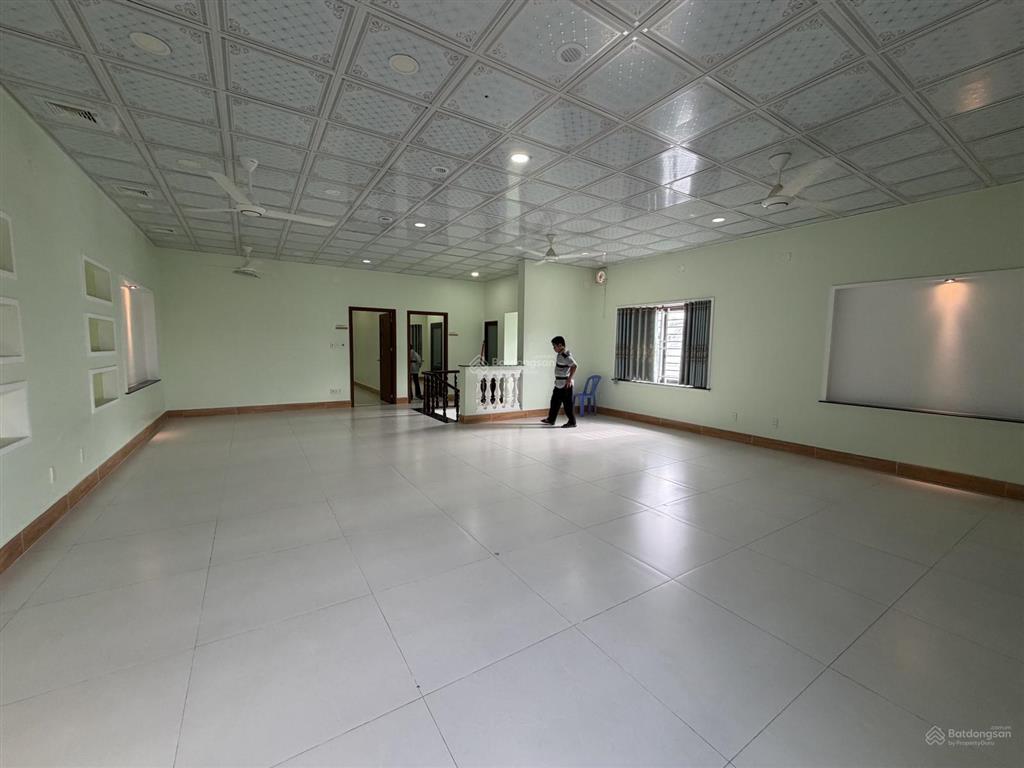 Căn góc 3 tầng 8 x 20m kdc phú hoà, thủ dầu một