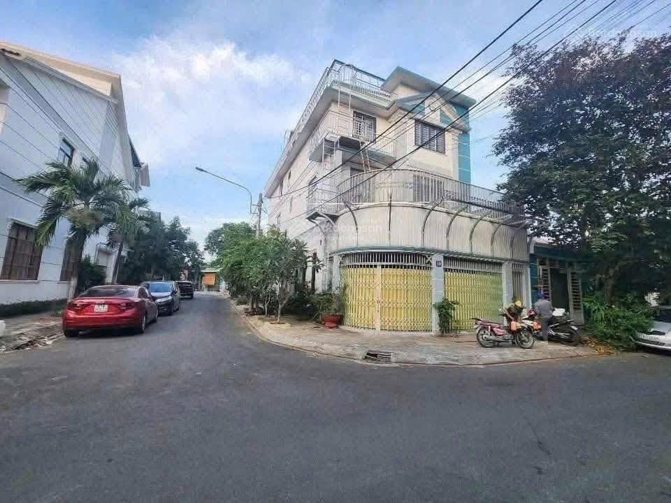 Căn góc 3 tầng 8 x 20m kdc phú hoà, thủ dầu một