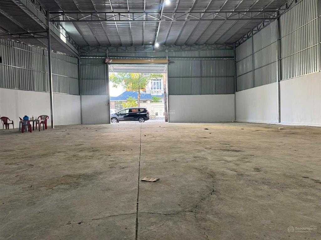 Kho  xưởng 450m2 có văn phòng ngay tpm